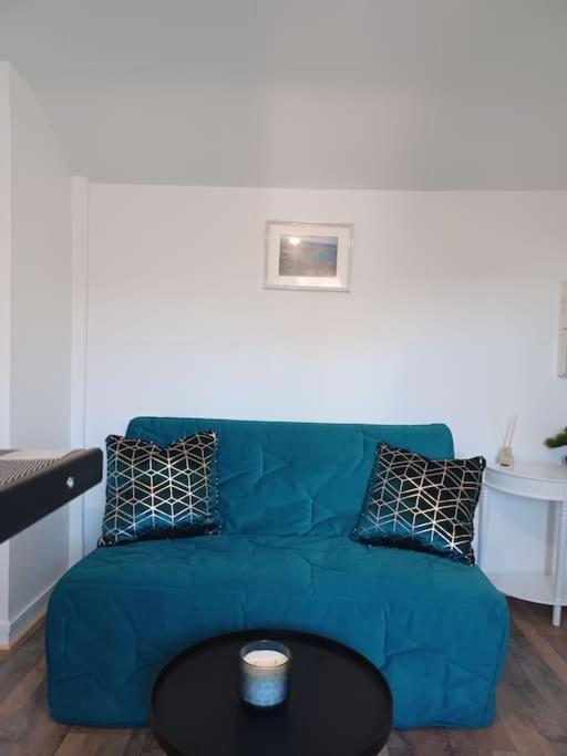 Apartamento Le Citadin Aeroport Beauvais Paris Exterior foto